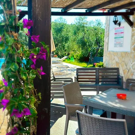 Azzarone Вьесте