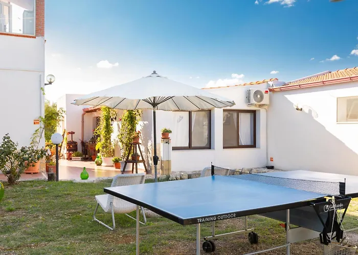 阿扎罗讷农家乐 维耶斯泰